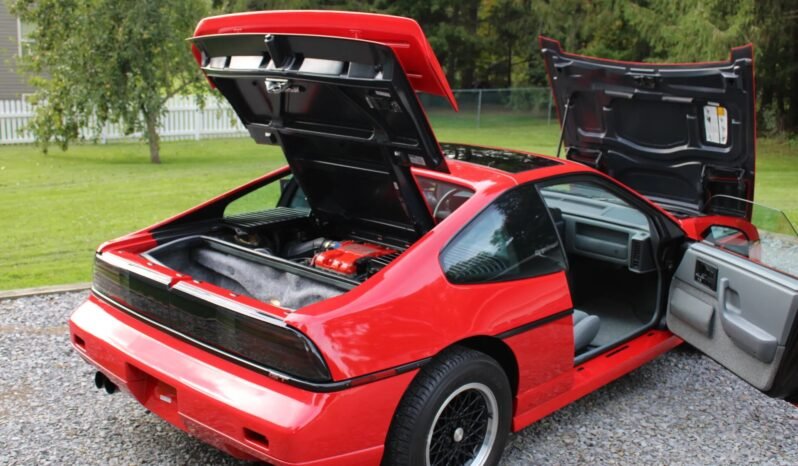 
								1988 Pontiac Fiero GT full									