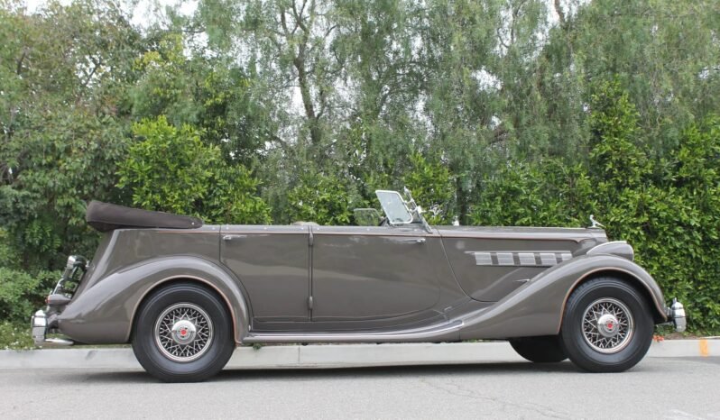 
								1936 Packard Super Eight full									