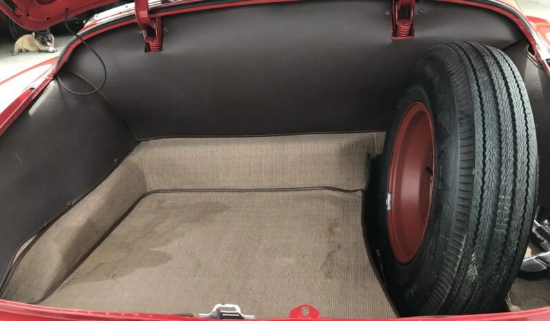 
								1952 Pontiac Chieftain Convertible full									