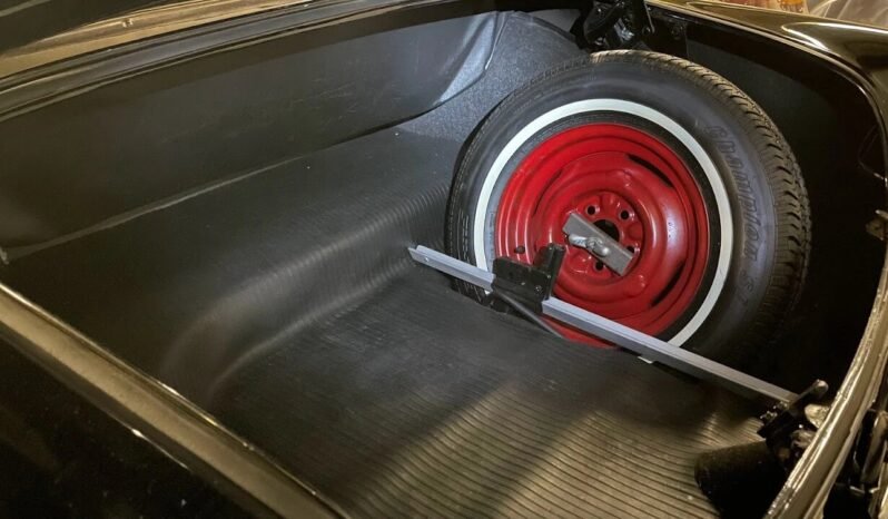 
								1953 Ford Crestline Sunliner full									