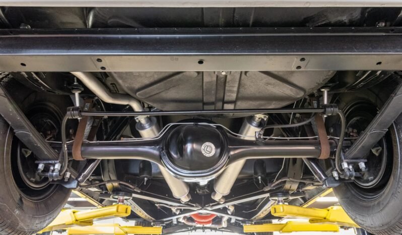 
								1962 Chevrolet Corvette V8 White full									