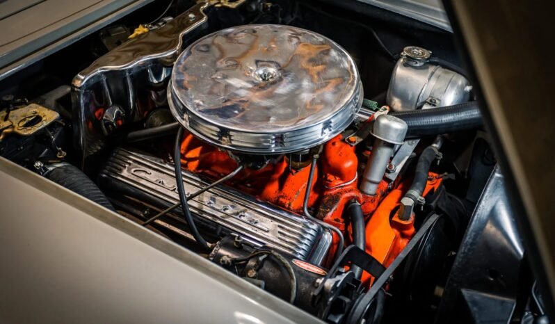 
								1962 Chevrolet Corvette White full									