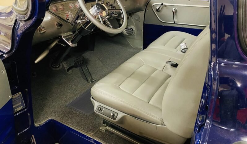 
								1957 Chevrolet 3100 Big Window V8 full									