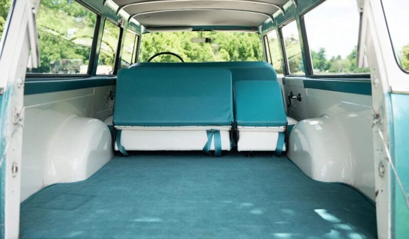 
								1959 International Harvester Travelall 4X4 full									