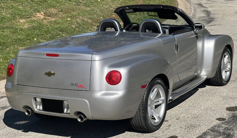 
								2004 Chevrolet SSR V8 full									