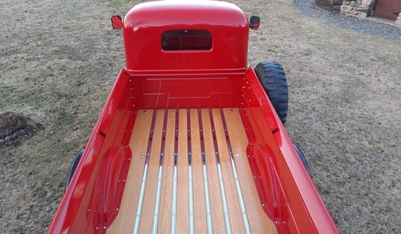 
								1950 Dodge B2 Power Wagon full									