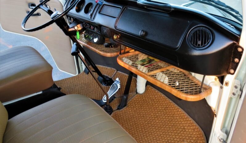 
								1971 Volkswagen Bus Westfalia Camper full									