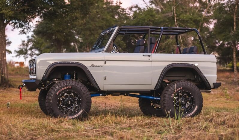 
								1966 Ford Bronco Coyote V8 full									
