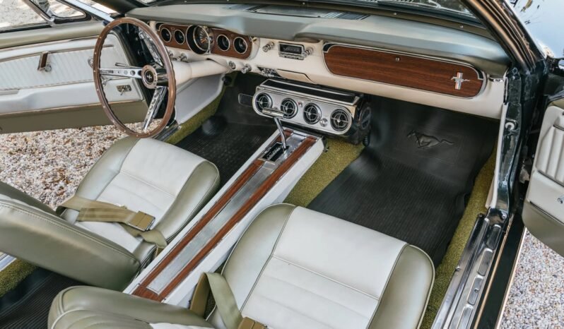 
								1965 Ford Mustang Convertible V8 full									