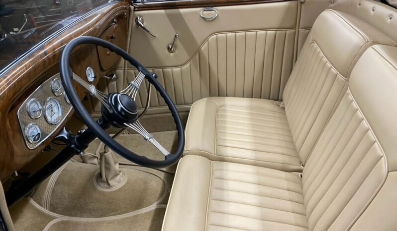 
								1933 Ford Cabriolet Hot Rod full									