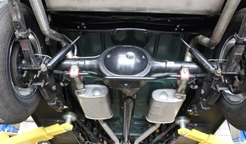 
								1934 Ford 5-Window Coupe Hot Rod full									