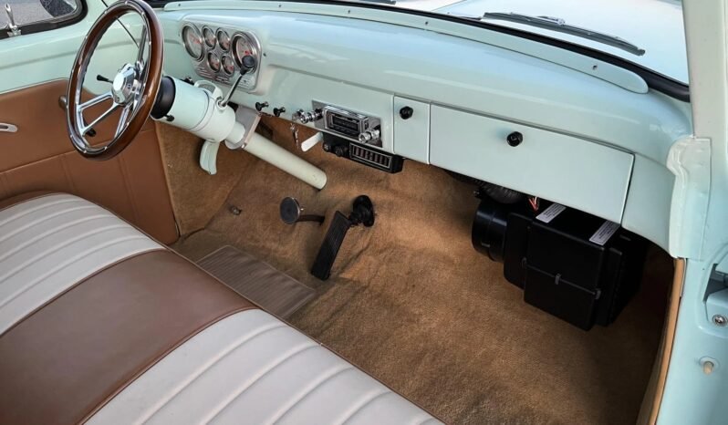 
								1953 Ford F-100 V8 Pickup Truck full									