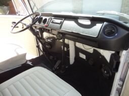 1971 Volkswagen Type-2 Transporter