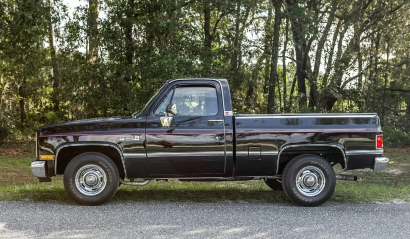 
								1987 GMC R1500 Sierra Classic full									