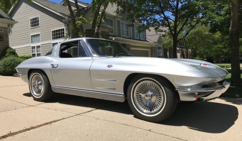 
								1963 Chevrolet Corvette Split-Window 4-Speed V8 full									