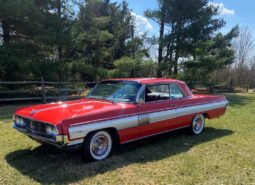 1962 Oldsmobile Starfire V8