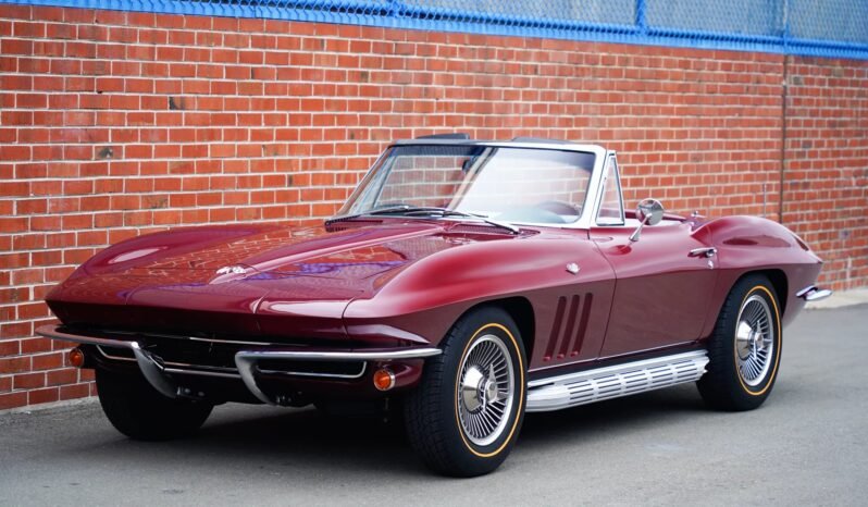 
								1965 Chevrolet C2 Corvette full									