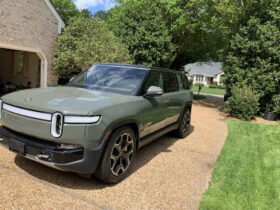 2023 Rivian R1S Launch Edition Green
