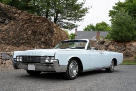 1967 Lincoln Continental V8