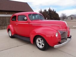 1941 Ford Deluxe Tudor Sedan