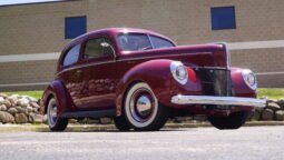 1940 Ford Tudor Deluxe 3-Speed