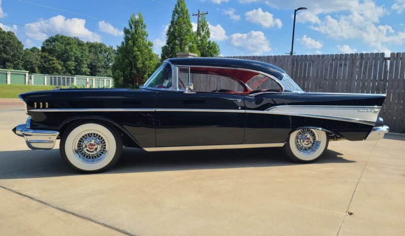 
								1957 Chevrolet Bel Air Black V8 full									