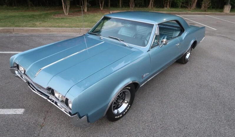 
								1967 Oldsmobile Cutlass Holiday Coupe full									