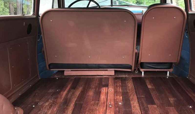 
								1952 Chevrolet Suburban 3100 full									