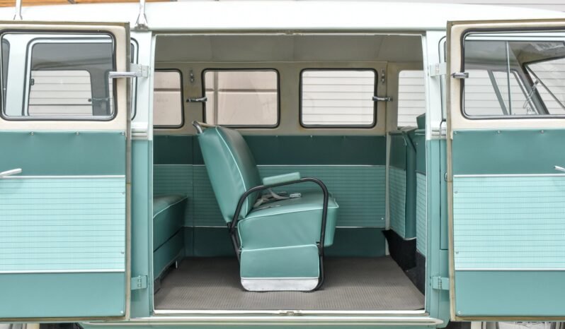 
								1961 Volkswagen Type 2 15-Window Bus full									