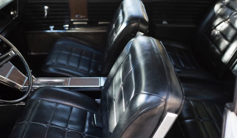 
								1965 Buick Riviera White full									