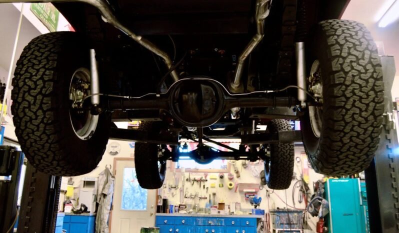 
								1967 Ford Bronco 4WD 302 V8 full									