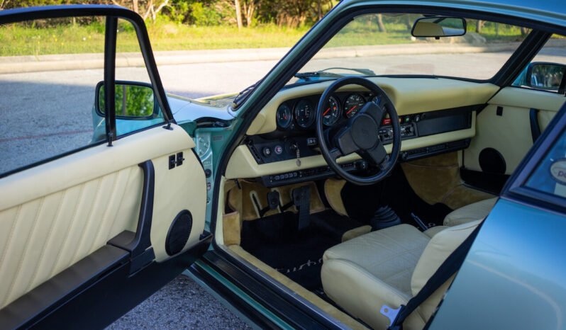 
								1976 Porsche 911 Turbo full									