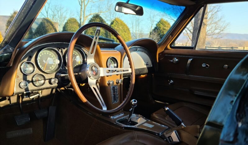 
								1967 Chevrolet C2 Corvette V8 full									