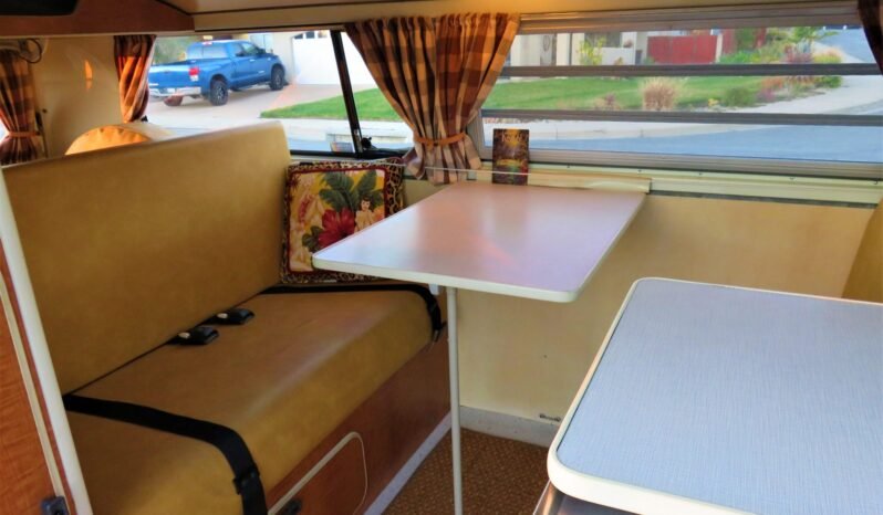 
								1971 Volkswagen Bus Westfalia Camper full									