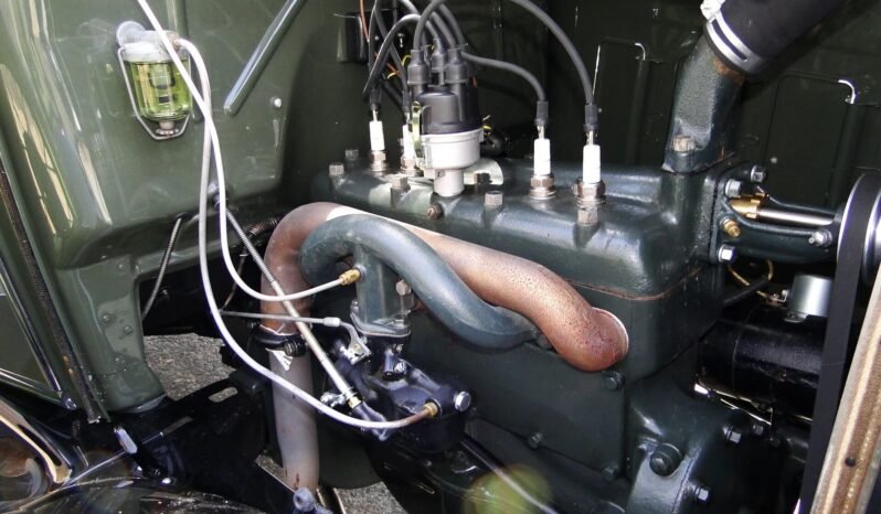 
								1931 Ford Model A Deluxe full									