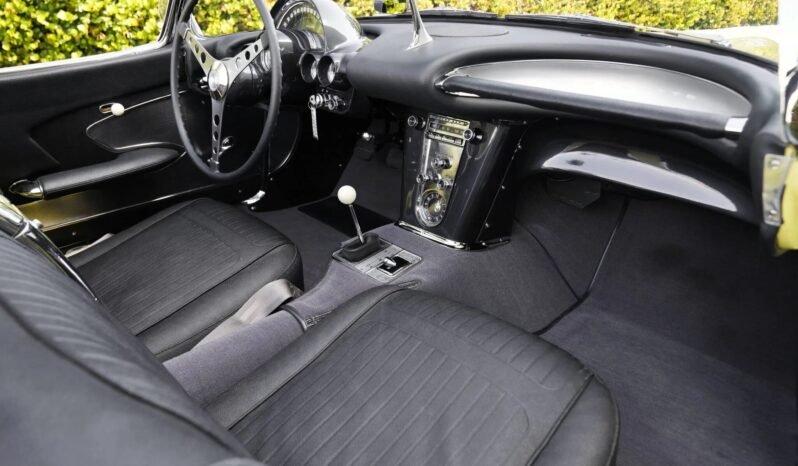 
								1958 Chevrolet Corvette V8 Yellow full									