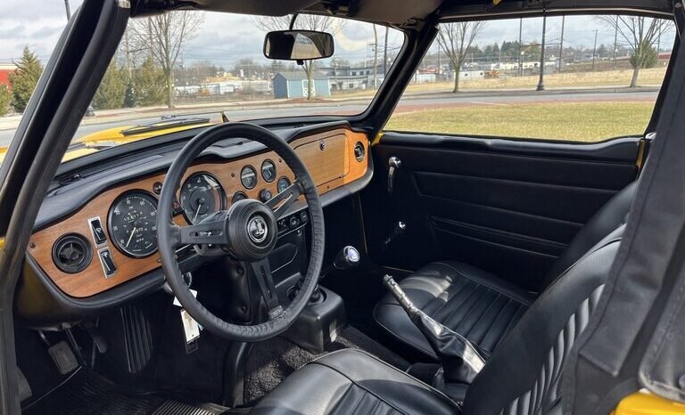 
								1972 Triumph TR6 Yellow full									