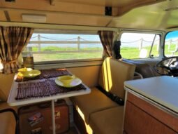 
										1971 Volkswagen Bus Westfalia Camper full									
