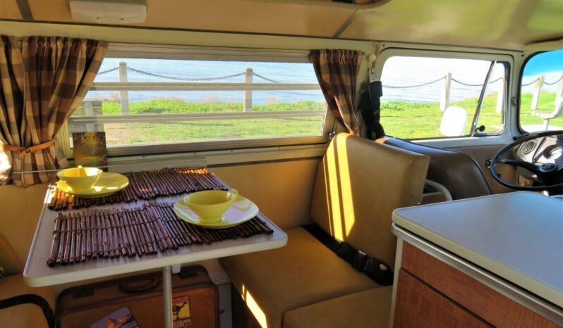 
								1971 Volkswagen Bus Westfalia Camper full									