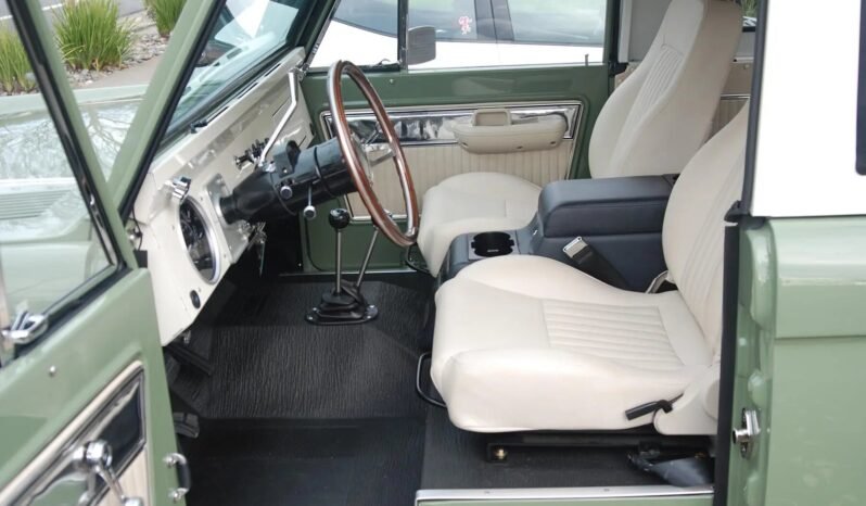 
								1971 Ford Bronco Fuel-Injected V8 full									