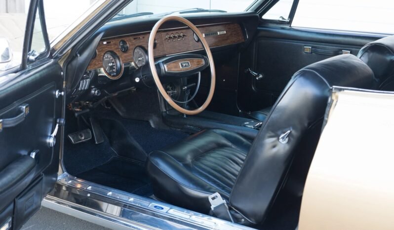 
								1968 Mercury Cougar XR7 V8 full									