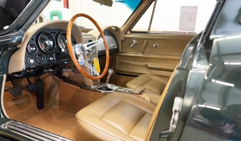 
								1965 Chevrolet Corvette C2 Coupe full									