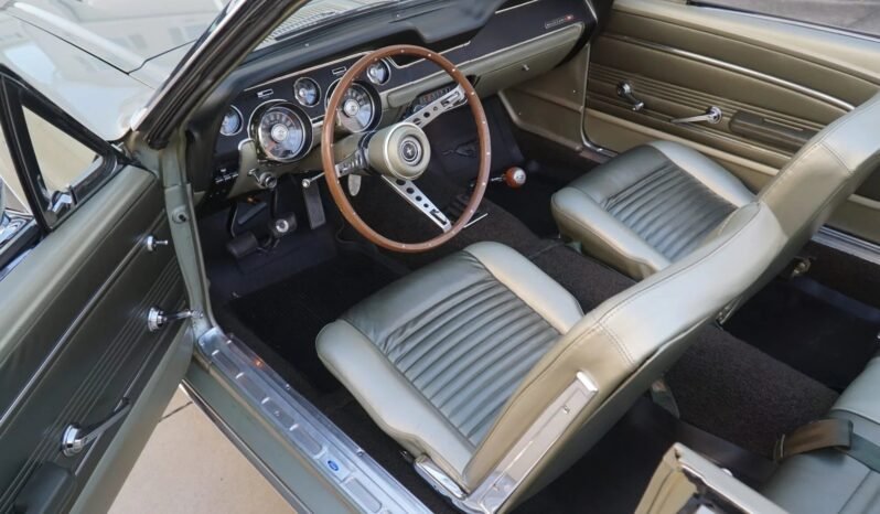 
								1967 Ford Mustang Convertible full									