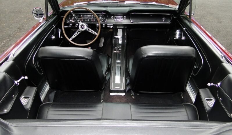 
								1965 Ford Mustang V8 Convertible full									