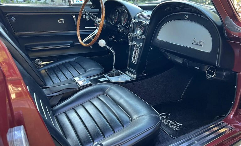 
								1966 Chevrolet Corvette C2 Coupe full									