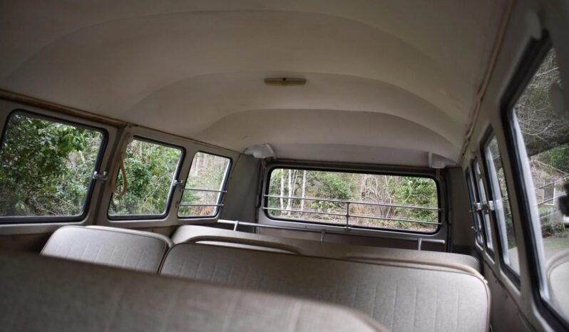 
								1967 Volkswagen Type 2 Deluxe full									