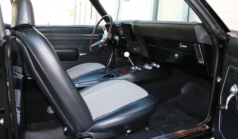 
								1969 Chevrolet Camaro V8 Black full									