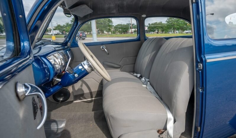 
								1940 Ford Deluxe Tudor full									