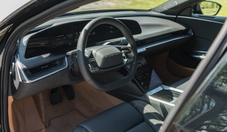 
								2023 Lucid Air Touring Black full									