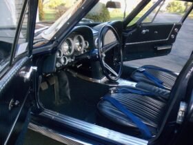 1963 Chevrolet Corvette C2 Split-Window Blue